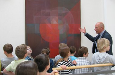 Schüler besuchen Ausstellung desRaerener Künstlers André Blank