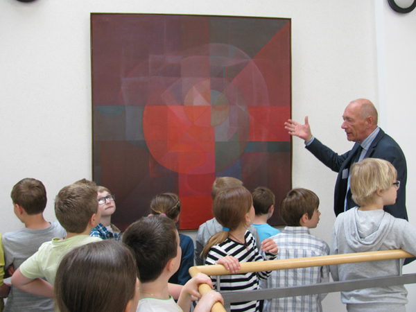 Schüler besuchen Ausstellung desRaerener Künstlers André Blank