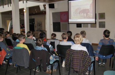 Gemeindeschule Raeren besuchte Ausstellung André Blank