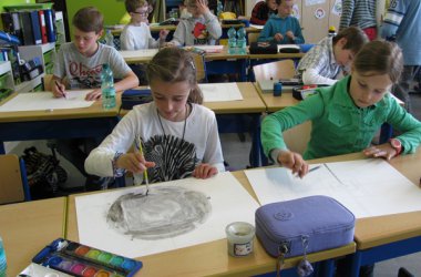 Gemeindeschule Raeren besuchte Ausstellung André Blank