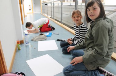 Gemeindeschule Raeren besuchte Ausstellung André Blank