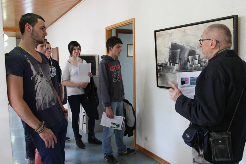 Die ZAWM-Malerklasse nutzte die letzte Gelegenheit und besuchte am Freitag die Blank-Ausstellung im BRF.