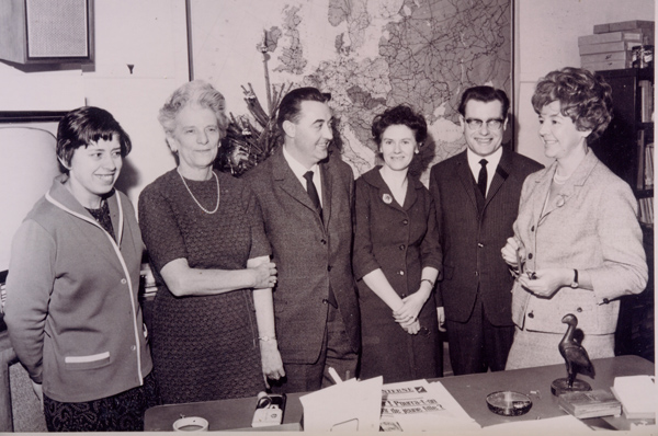 Irene Janetzky mit ihrem Team in den 60-ern