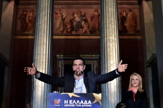Alexis Tsipras, Chef der oppositionellen Syriza, vor der Universität in Athen