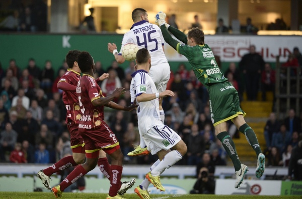 Anderlecht trotz 2:1-Sieges bei Zulte-Waregem noch nicht Meister