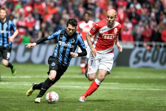 Jesper Jorgensen (Brügge) und Yoni Buyens (Standard) in Lüttich