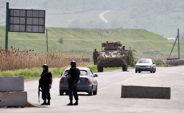 Ukrainische Soldaten an einem Checkpoint in der Nähe von Slawjansk (17. Mai)