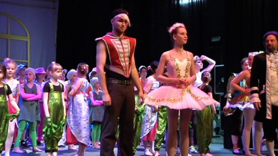 Die Tänzer von "Dornröschen - Wake me up"