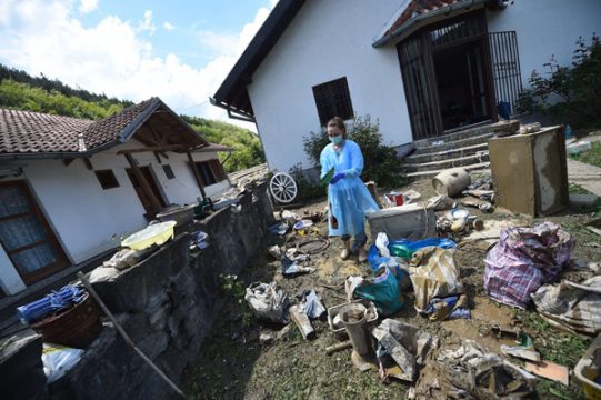 Nach dem Hochwasser auf dem Balkan geht es nun ans Aufräumen (Krupanj/Serbien, 20. Mai)