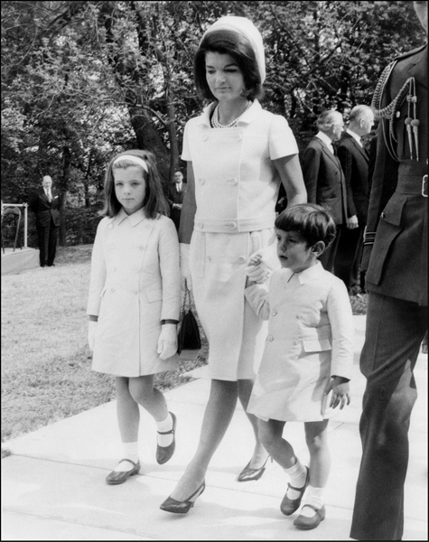 Jackie Kennedy uhd ihre Kinder Caroline und John F.Kennedy Jr (1963)