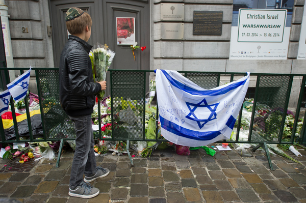 Nach dem Anschlag auf das jüdische Museum in Brüssel (Bild: Anthony Dehez /Belga)
