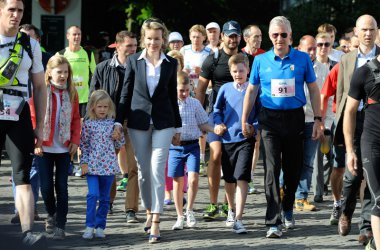 20 Kilometer von Brüssel: König Philippe mittendrin