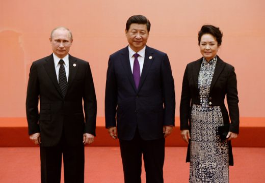 Russlands Präsident Wladimir Putin, sein chinesischer Amtskollege Xi Jinping und dessen Frau Peng Liyuan