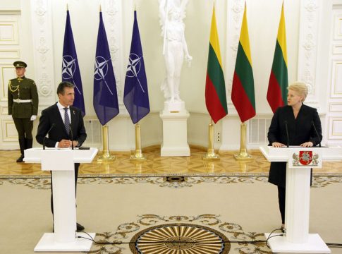 NATO-Generalsekretär Anders Fogh asmussen in Litauen mit Staatspräsidentin Dalia Grybauskaite