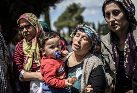 Kaum noch Hoffnung für die Verwandten der Minenarbeiter in Soma