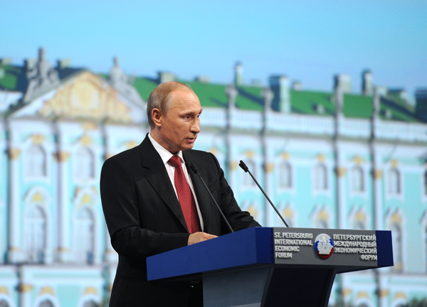 Kremlchef Wladimir Putin am Freitag auf dem Wirtschaftsforum in St. Petersburg