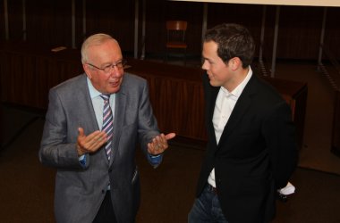 Rudi Klinkenberg, der ehemalige Brüsseler Studioleiter, und BRF-Journalist Alain Kniebs