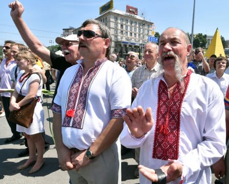 Teilnehmer einer Kundgebung von Maidan-Aktivisten auf dem Platz der Unabhängigkeit in Kiew