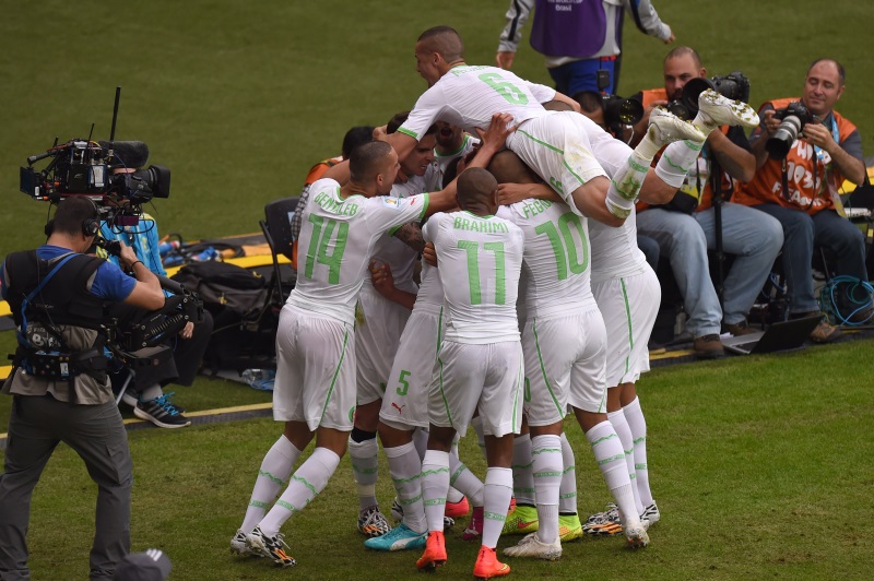 Algerischer Jubel nach dem ersten WM Sieg seit 32 Jahren
