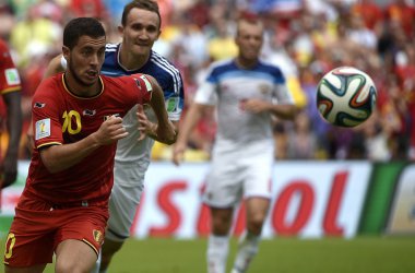 Belgien schlägt Russland 1:0 und steht im Achtelfinale - Foto: Martin Bureau/AFP