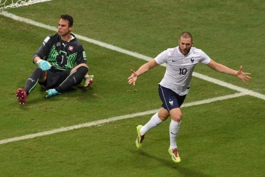 Benzema jubelt nach seinem dritten WM-Treffer