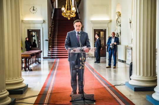 Bart De Wever gibt im Senat eine Erklärung zu den Gründen seines Rücktritts als königlicher Informator ab