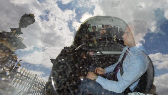 Informator Bart De Wever trifft auf Schloss Laeken ein