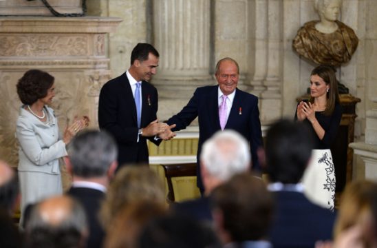 Königin Sofia, der künftige König Spaniens Felipe, König Juan Carlos und Felipes Frau Letizia