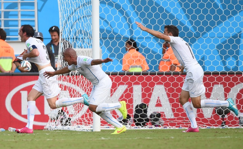 Godin schießt Uruguay ins Achtefinale