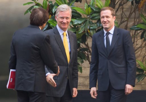 König Philippe empfängt Elio di Rupo und Paul Magnette