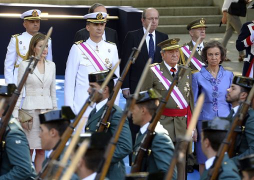 Prinzessin Princess Letizia, Kronprinz Felipe, König Juan Carlos und Königin Sofia bei der Feierstunde zur Ehrung gefallener Soldaten in Madrid