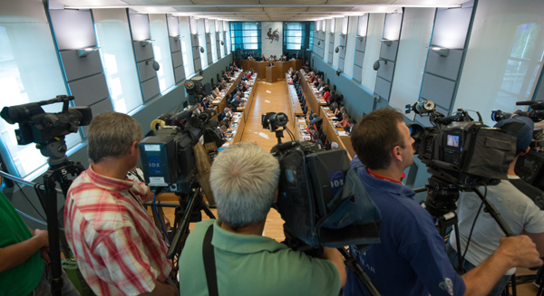Unter großem Medieninteresse: Wallonisches Parlament stimmt gegen Neuauszählung