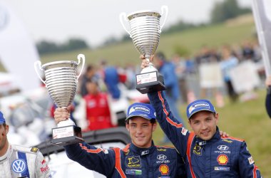 Rallye Polen: Thierry Neuville und Nicolas Gilsoul auf dem Treppchen