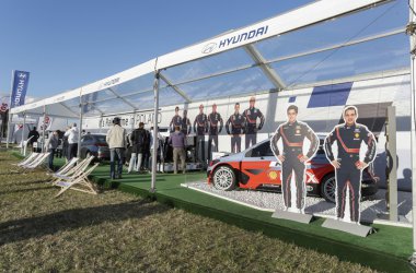 Thierry Neuville fährt bei der Rallye Polen auf Rang drei