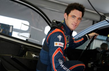 Thierry Neuville fährt bei der Rallye Polen auf Rang drei