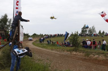 Thierry Neuville fährt bei der Rallye Polen auf Rang drei