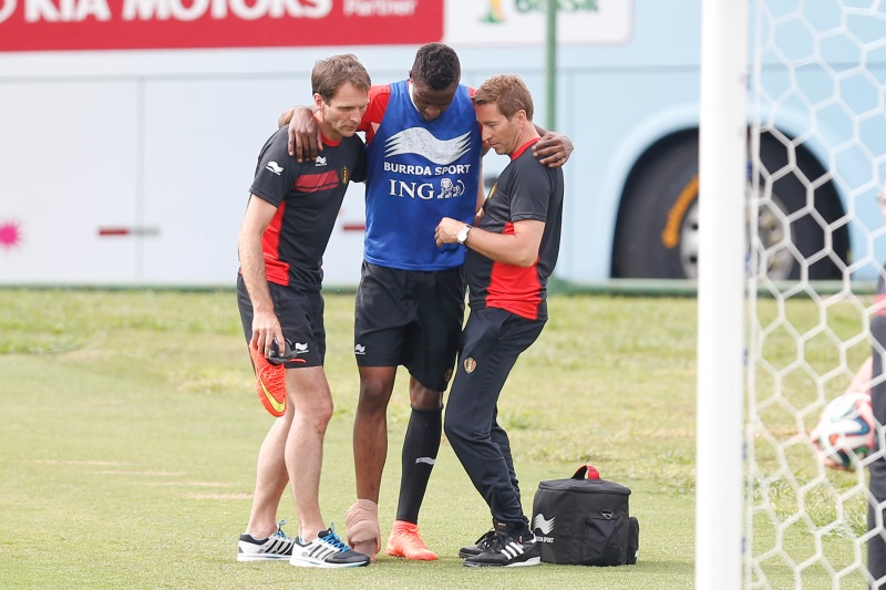 Auch Divock Origi humpelt vom Platz