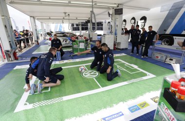 Auch die Stars der Rallye-WM sind im Fußballfieber