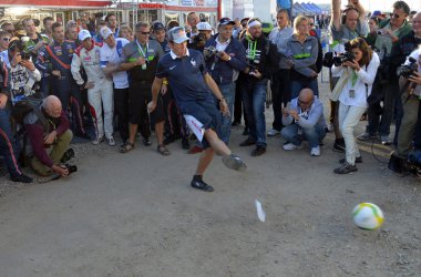 Auch die Stars der Rallye-WM sind im Fußballfieber