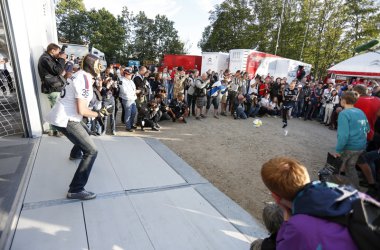 Auch die Stars der Rallye-WM sind im Fußballfieber