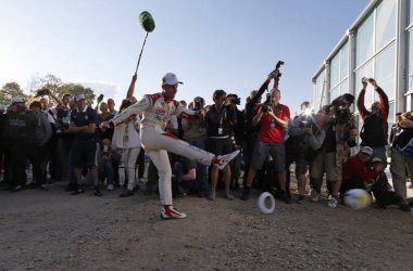 Auch die Stars der Rallye-WM sind im Fußballfieber