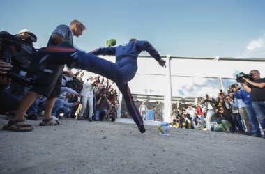 Auch die Stars der Rallye-WM sind im Fußballfieber