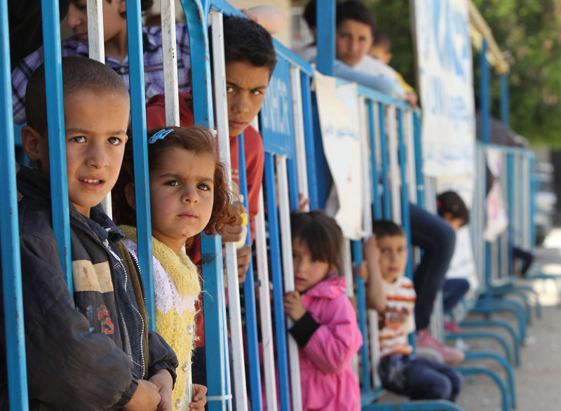 Flüchtlingskinder aus Syrien vor einem UN-Camp im Libanon