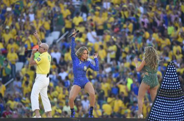 Eröffnungzeremonie der Fußball-WM in Sao Paulo/Brasilien: Pitbull, Claudia Leitte und Jennifer Lopez