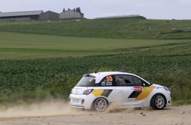 Ypern-Rallye: Bruno Thiry im Opel Adam - Ypern-Rallye: RACB-Coach Marc Duez mit Pieter Tsjoen - Foto: Gregory Lenormand/DPPI