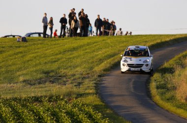 Ypern-Rallye: Bruno Thiry im Opel Adam - Ypern-Rallye: RACB-Coach Marc Duez mit Pieter Tsjoen - Foto: Gregory Lenormand/DPPI