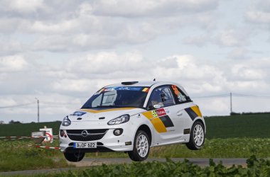 Ypern-Rallye: Bruno Thiry im Opel Adam - Ypern-Rallye: RACB-Coach Marc Duez mit Pieter Tsjoen - Foto: Gregory Lenormand/DPPI