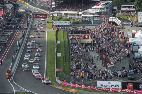 Start des 24-Stunden-Rennens von Spa
