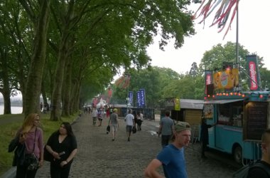 Les Ardentes - Musikfestival in Lüttich: Die Fans trotzen dem schlechten Wetter