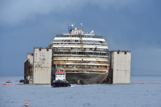 Letzte Vorbereitungen für Abtransport der "Costa Concordia" laufen
